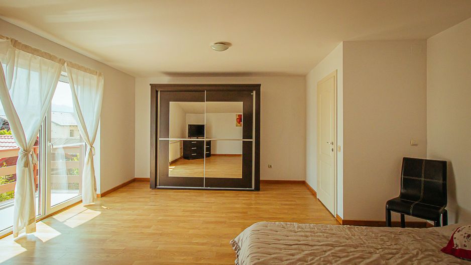 Exclusivitate - Sanpetru, casa cu priveliște deosebită - Poză 4