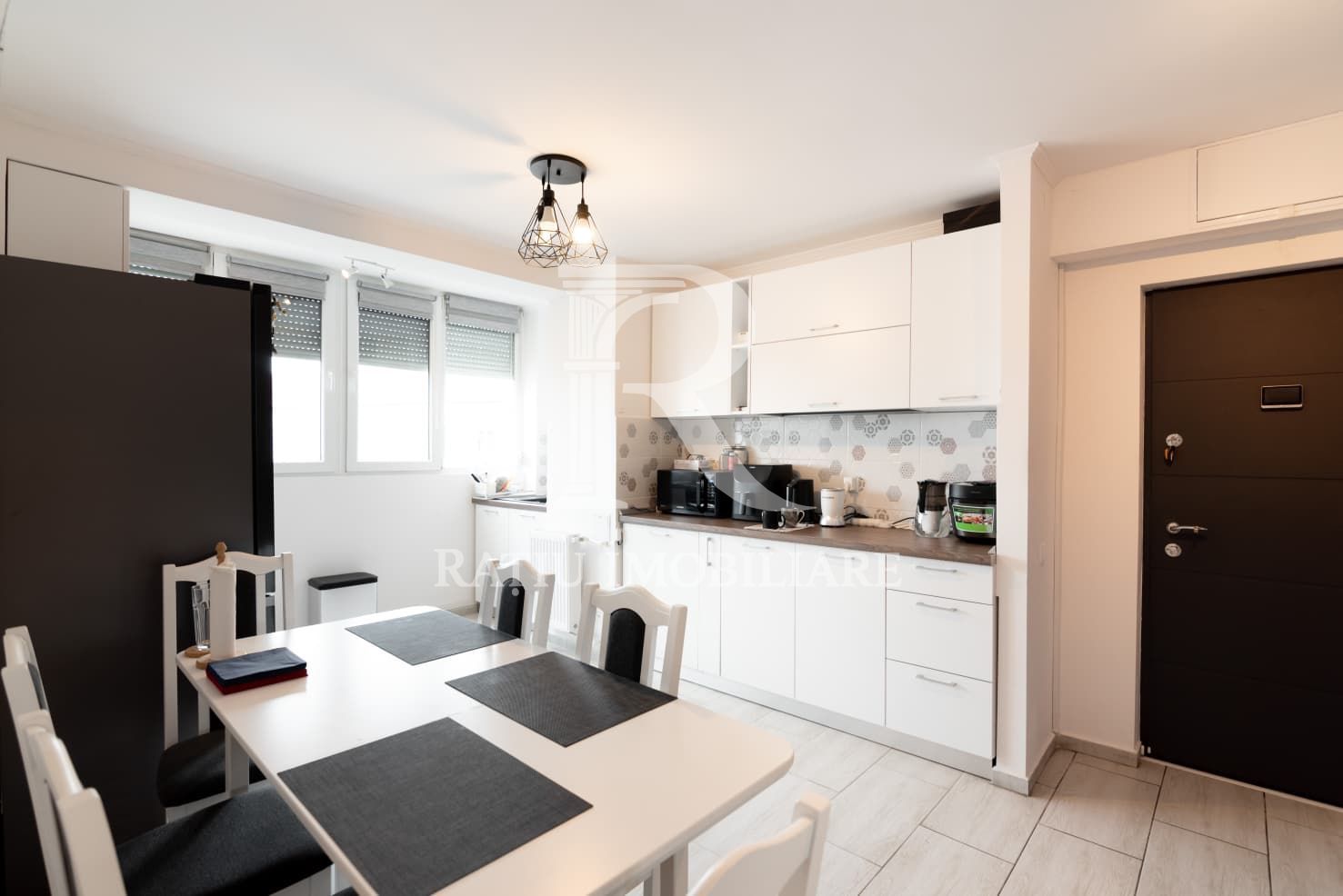 Apartament cu 3 camere | Panorama | Nufarul | Oradea - Poză 1