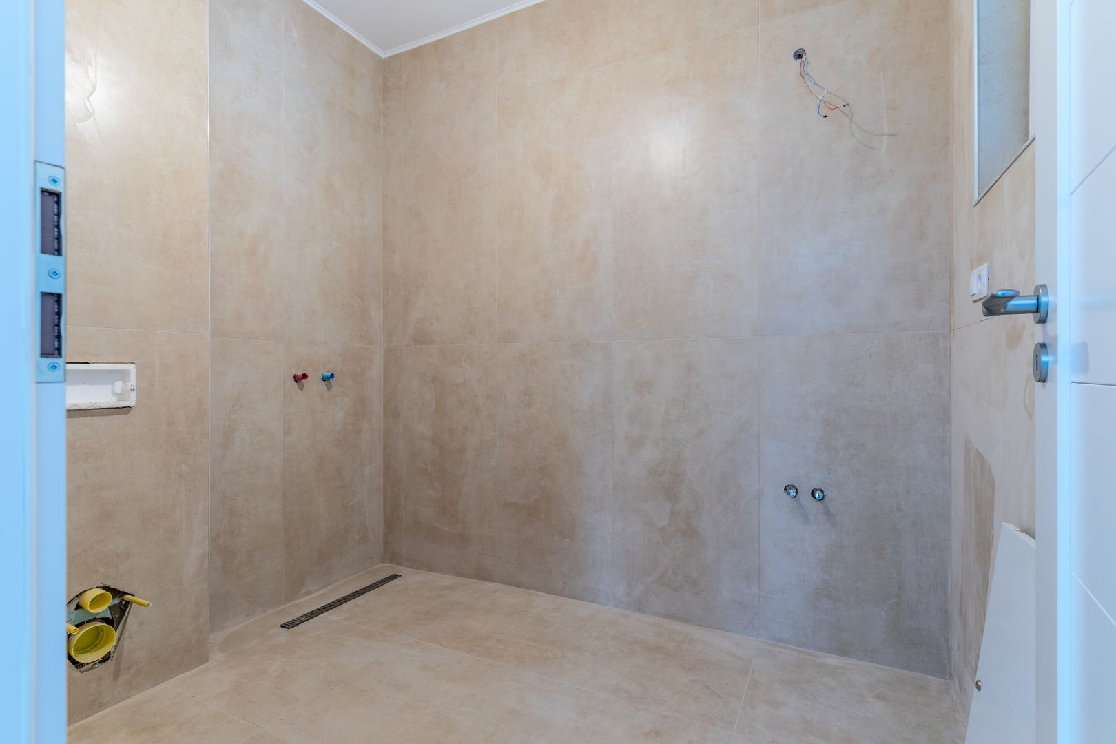 Casă / Vilă cu 5 camere de închiriat în zona Dambul Rotund - Poză 3