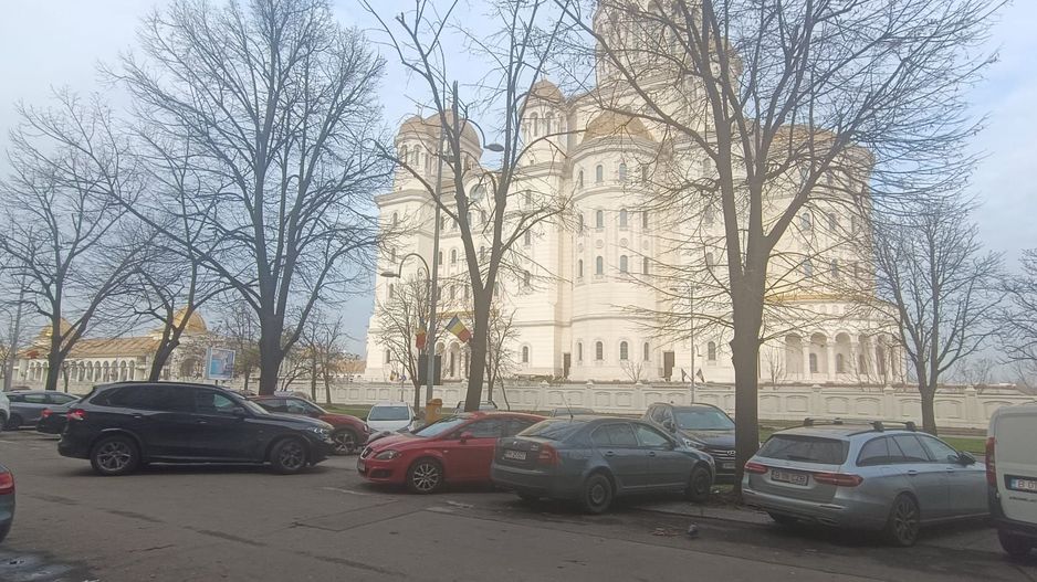 Spațiu Cafenea, Salon Cos., Cab.Stomat. !Vis a vis de Catedrala Neamul - Poză 1