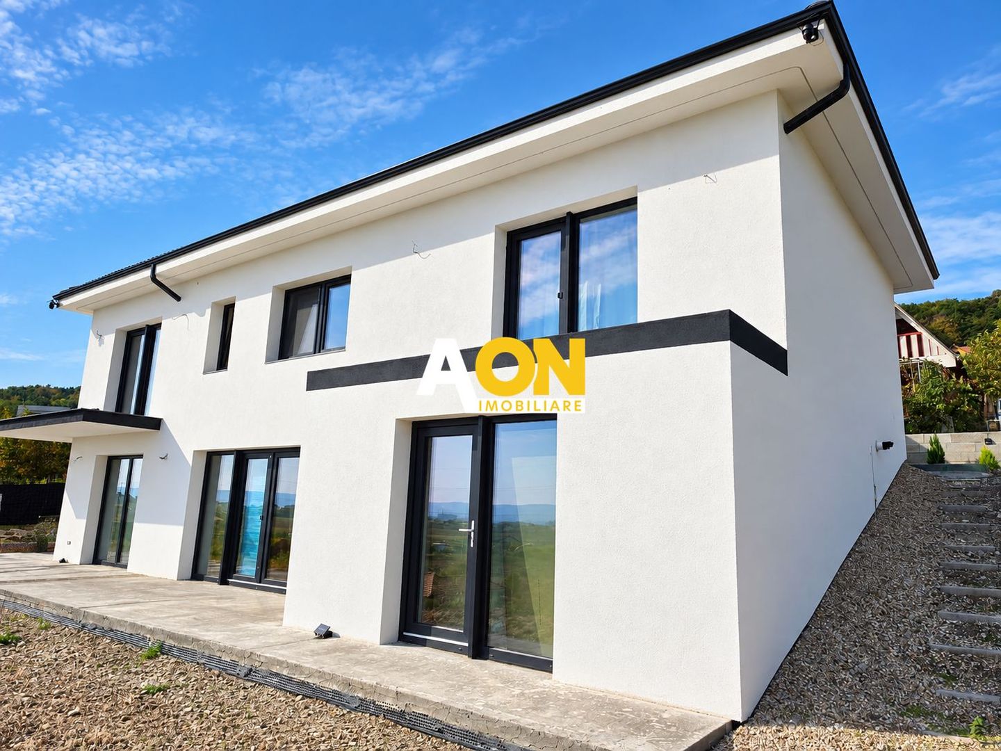 Vila deosebita, moderna, 4 camere, 1242 mp teren, cu panorama, Micesti - Poză 3