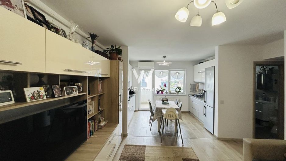 Apartament 3 camere, etaj intermediar, mobilat, 2 bai, 2 balcoane - Poză 7