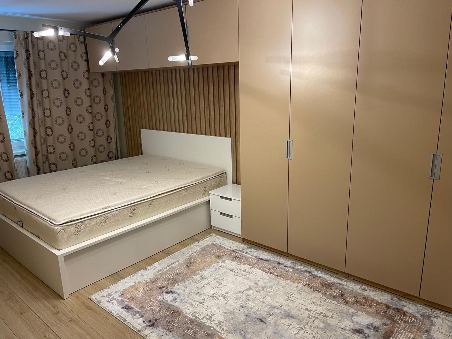 Vanzare apartament 3 camere, bloc 1983, centrala, Titan-Fizicienilor - Poză 2