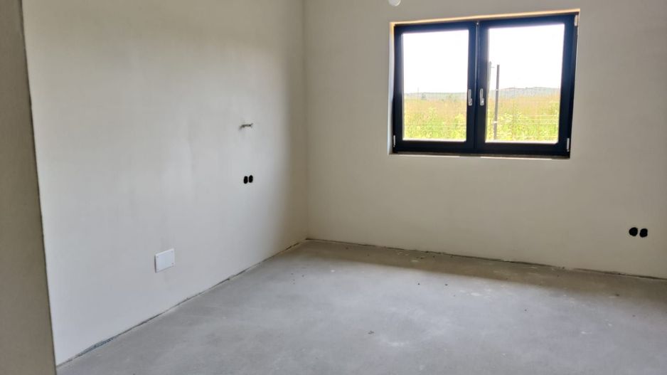 Casa individuala, 130 mp, Pompa caldura, panouri solare, COMISON 0 - Poză 9