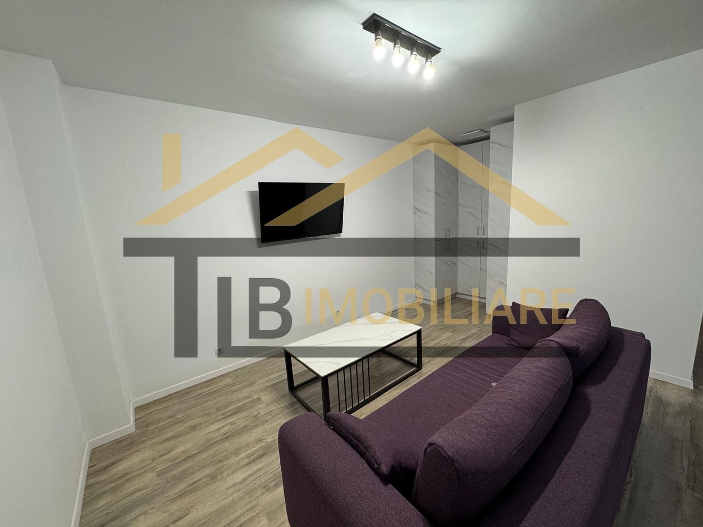 Apartament de 2 camere, 78mp, parcare, zona strazii Revolutiei - Poză 3
