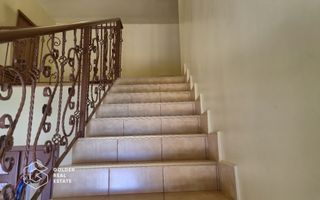 Casa spatiosa cu 5 camere, garaj si gradina, zona Gradiste - Poză 14