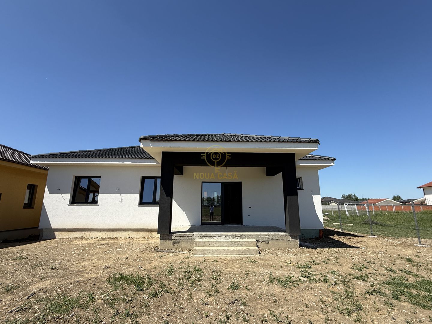 De vanzare Casa cu 3 Dormitoare/Semifinisata Teren 6.5Ari - Poză 1