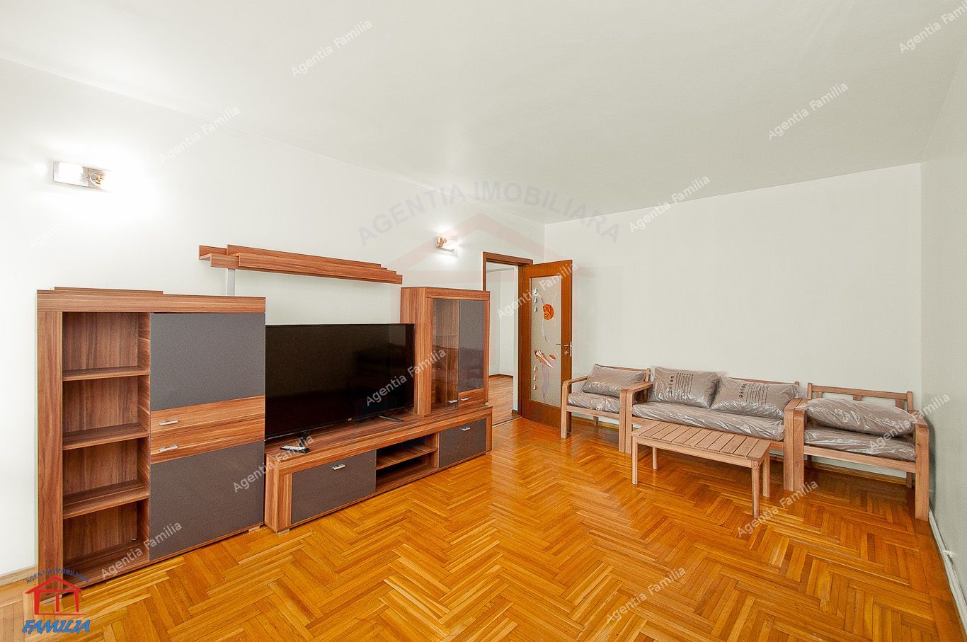 Vanzare apartament cu 2 camere, centru( Egreta, bloc din 90''), parter - Poză 1