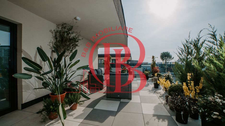 Penthouse 2 camere mobilat utilat panouri solare pompa caldura - Poză 1