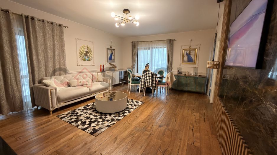 Apartament tip penthouse cu terasa si acces la curte - Poză 2