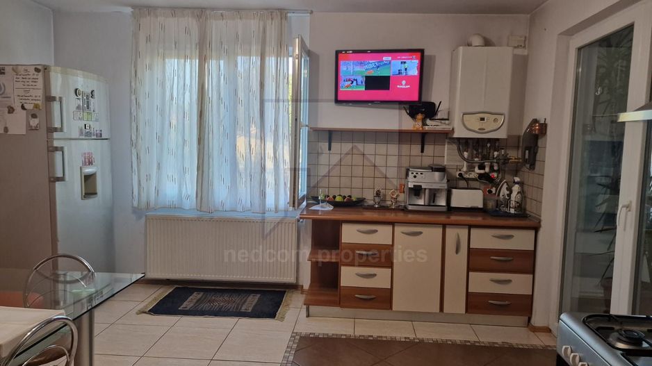 Vanzare Vila S+P+1+M - Viilor Parcul Carol - Poză 3