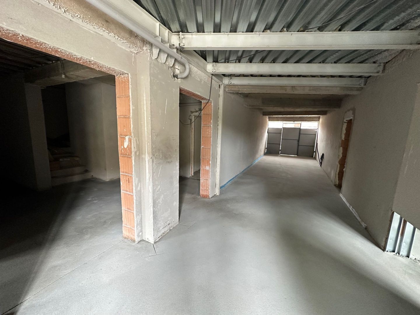 Cladire de birouri  Central pretabil activități medicale - Poză 10