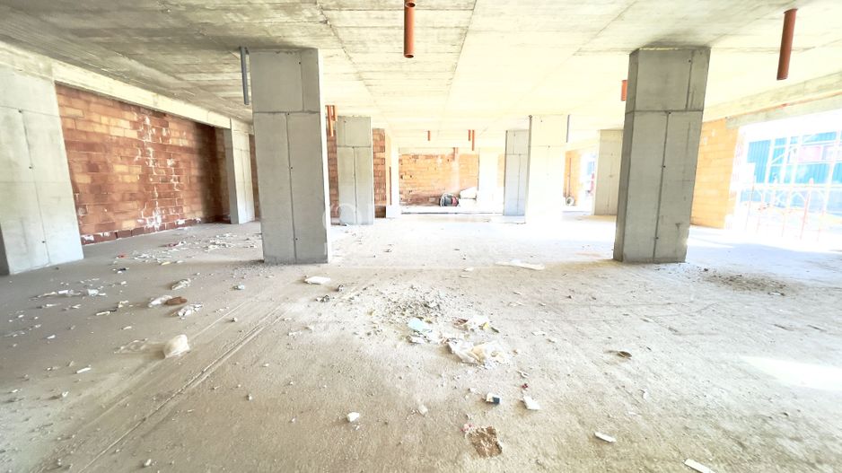 Spațiu de depozitare de închiriat 556,6 m2 utili | 6 € /m2 | Zona VIVO - Poză 3