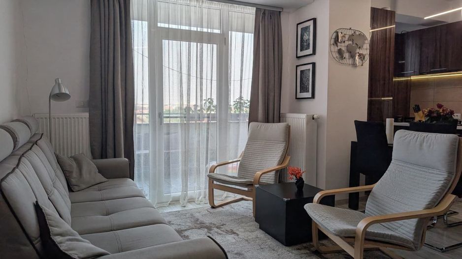 Vând apartament 3 camere, mobilat și utilat cu loc de parcare inclusă - Poză 2