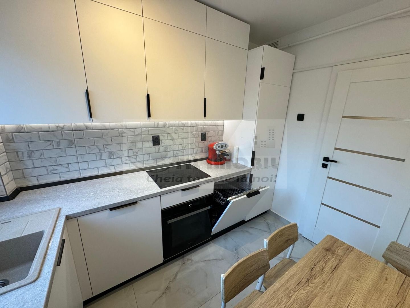 Ap 3 camere, renovat PREMIUM, 2 terase + 2 locuri de parcare- Podu Ros - Poză 9