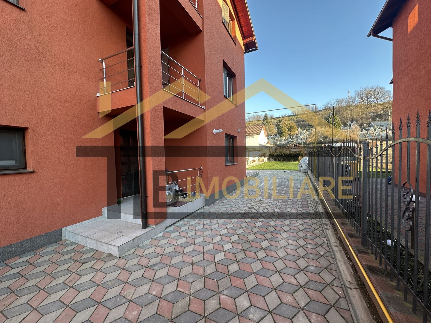 Casa cu 6 camere, 290mp, capacitate 14 persoane, Zona Cristesti - Poză 3