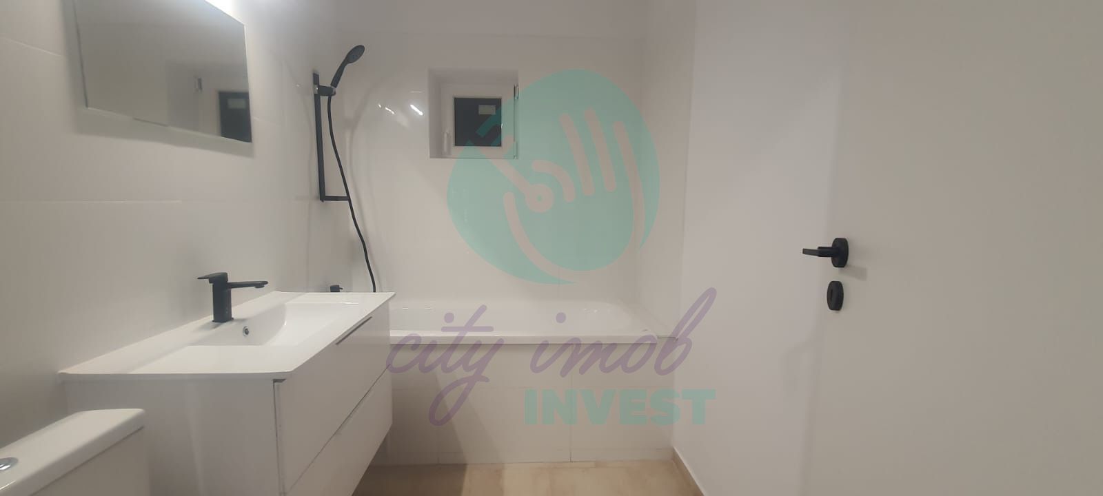 3 camere decomandate langa METROU - Poză 2