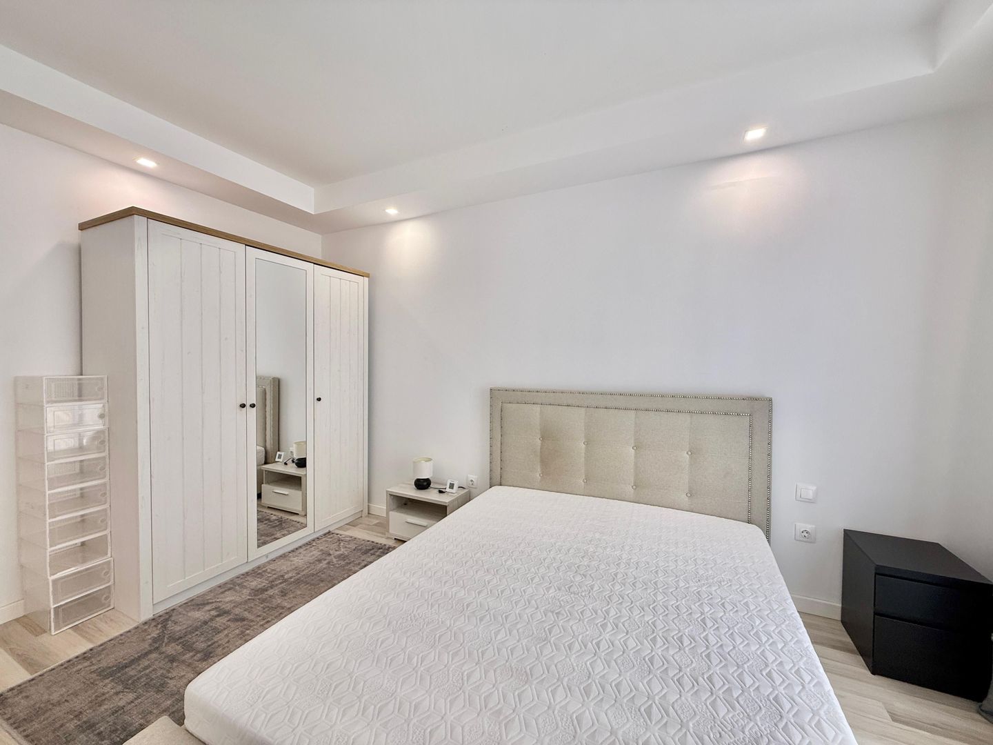 COSMOPOLIS - Apartament cu 2 camere, mobilat si utilat. - Poză 8