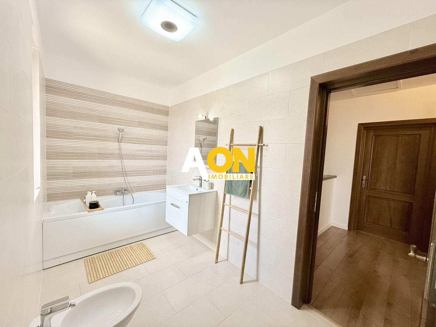 Casă tip înșiruit în Cetate, 4 camere, P+1, mobilată, cartier Cetate - Poză 16