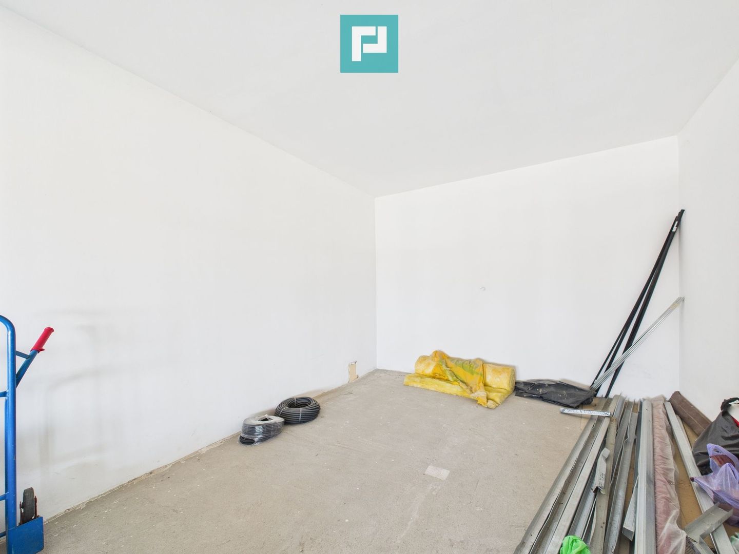 Casă P+E+M în zona Mehala pe arteră principală - Poză 12