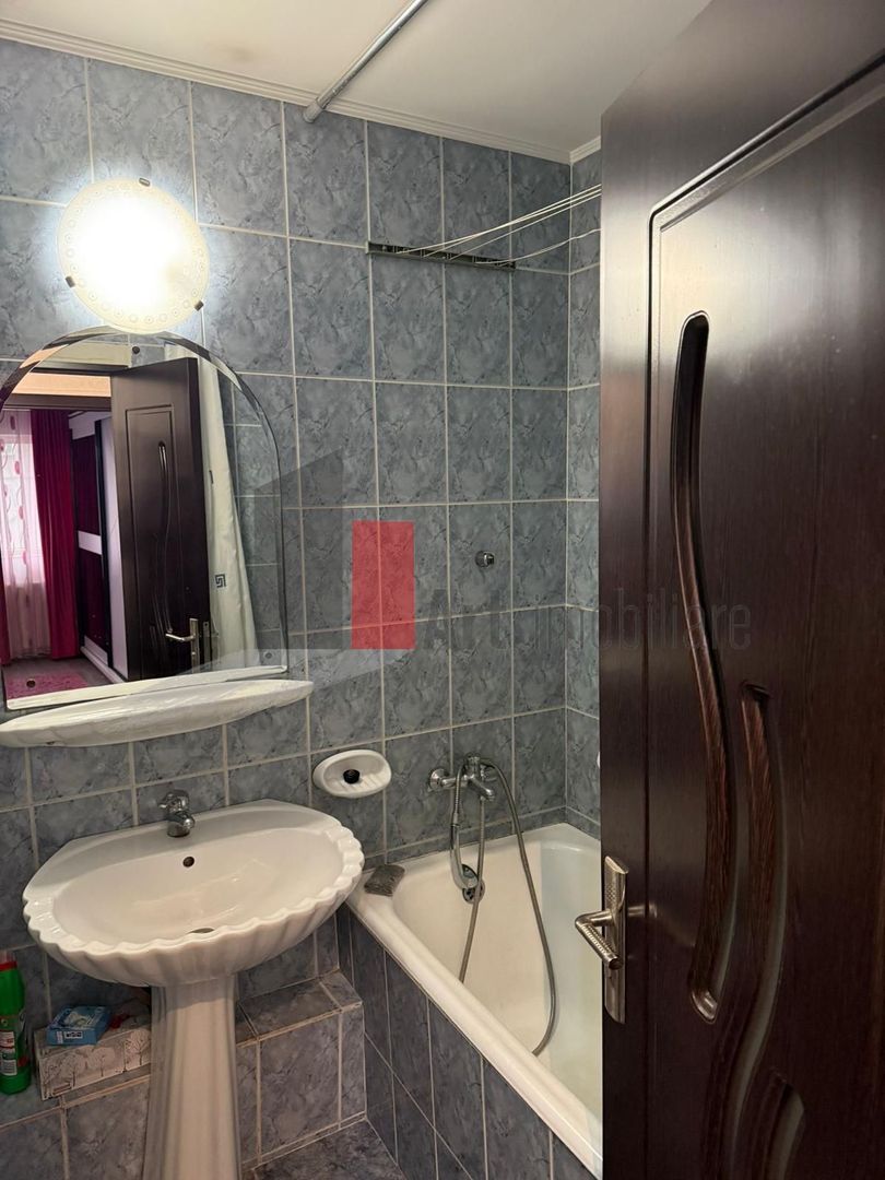 Apartament 2 camere Moinesti - Poză 11