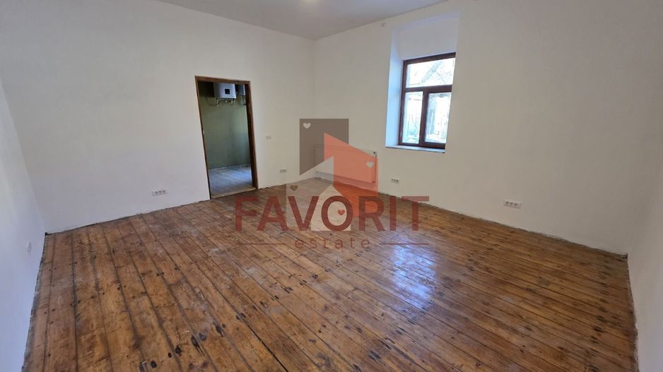 1 camera | centrala proprie | curte generoasa | zona excelenta | - Poză 1