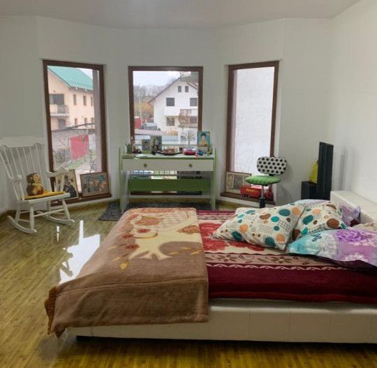 Inchiriere Vila Gavana, langa padure - Poză 1