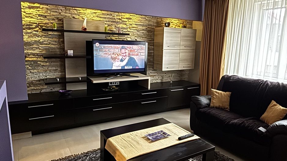 Casa individuala de vânzare cu spațiu comercial inclus în Blaj Centru - Poză 1