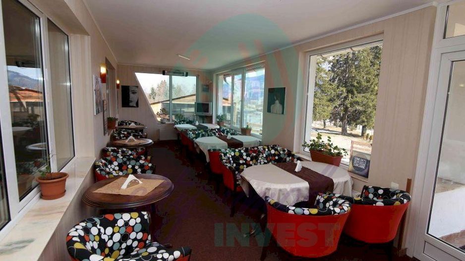 Vila cu 24 de camere cu priveliste superba ideal investitie in PREDEAL - Poză 48