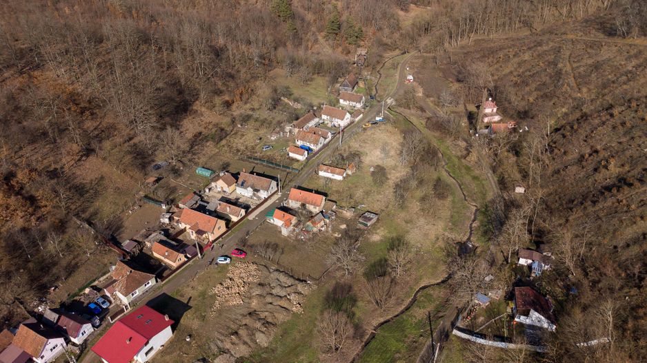 Teren intravilan de 302 mp în localitatea Șoimoș - Poză 12