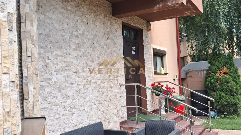 Casă deosebită, Zona Miorița – Comuna Berceni, Curte amenajată - Poză 5
