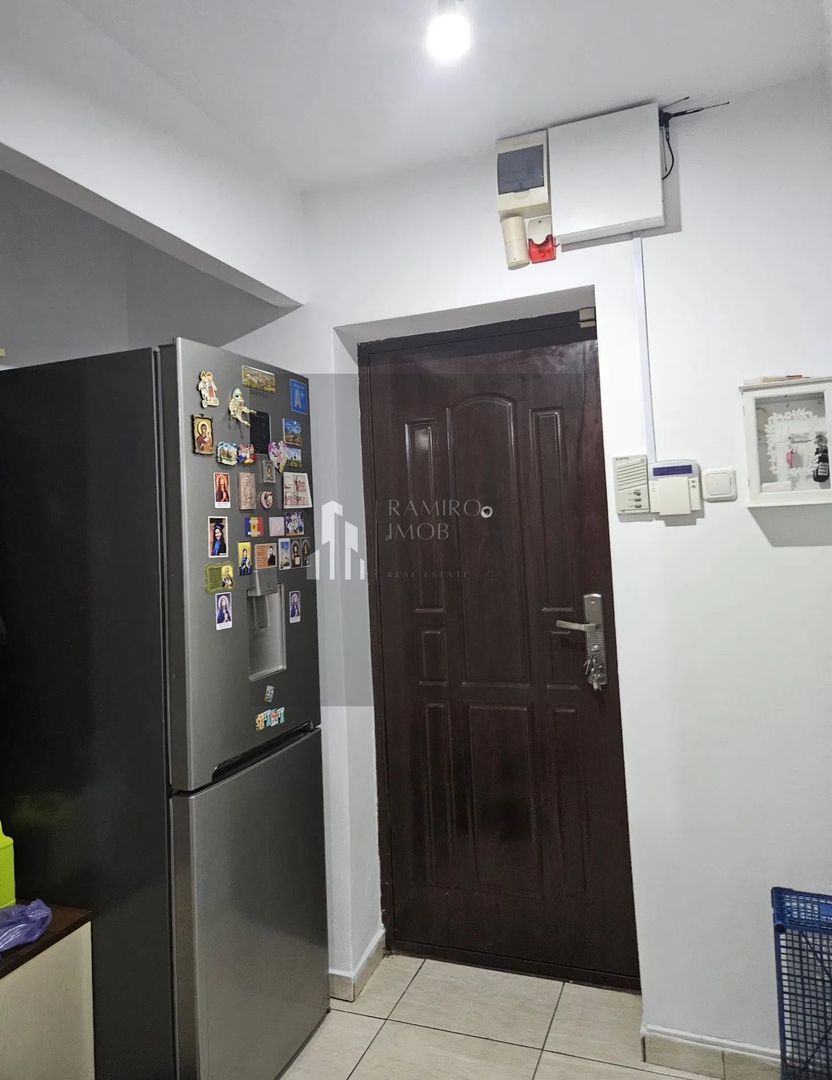 Apartament  3 camere etaj 1 decomandat Brancoveanu/2 loc parcare - Poză 9