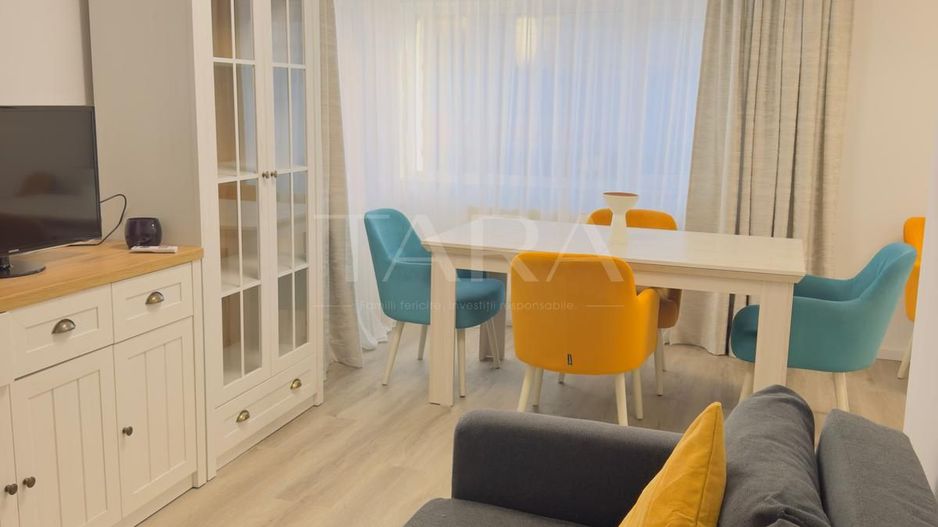 Apartament Elegant, 2 Camere, Parcare, în Vila Exclusivistă, Zorilor. - Poză 1