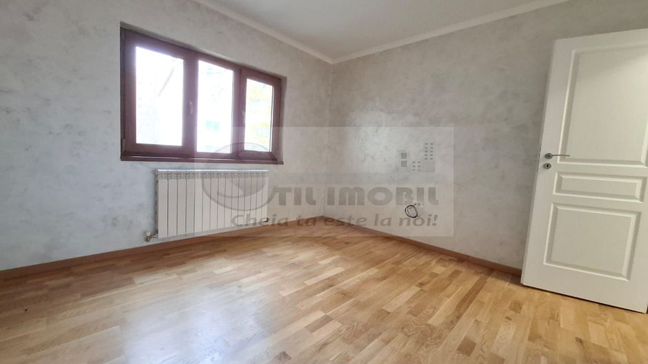 Liber, apartament 2 camere, 53 mp, Nicolina - Belvedere, baie cu geam - Poză 4