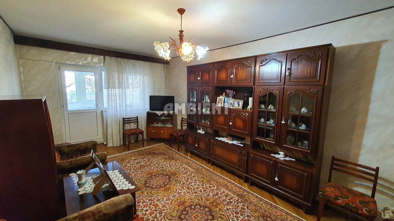 Apartament 3 camere, etaj 2, zona TRAIAN; - Poză 1