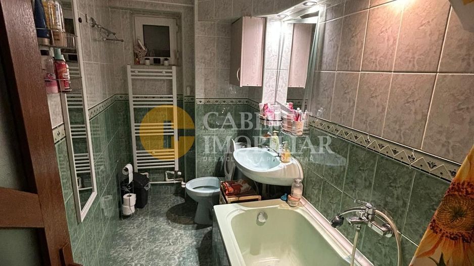 3 CAMERE DECOMANDAT--2 BAI--ETAJ INTERMEDIAR--RENOVAT--MOBILAT+UTILAT - Poză 7