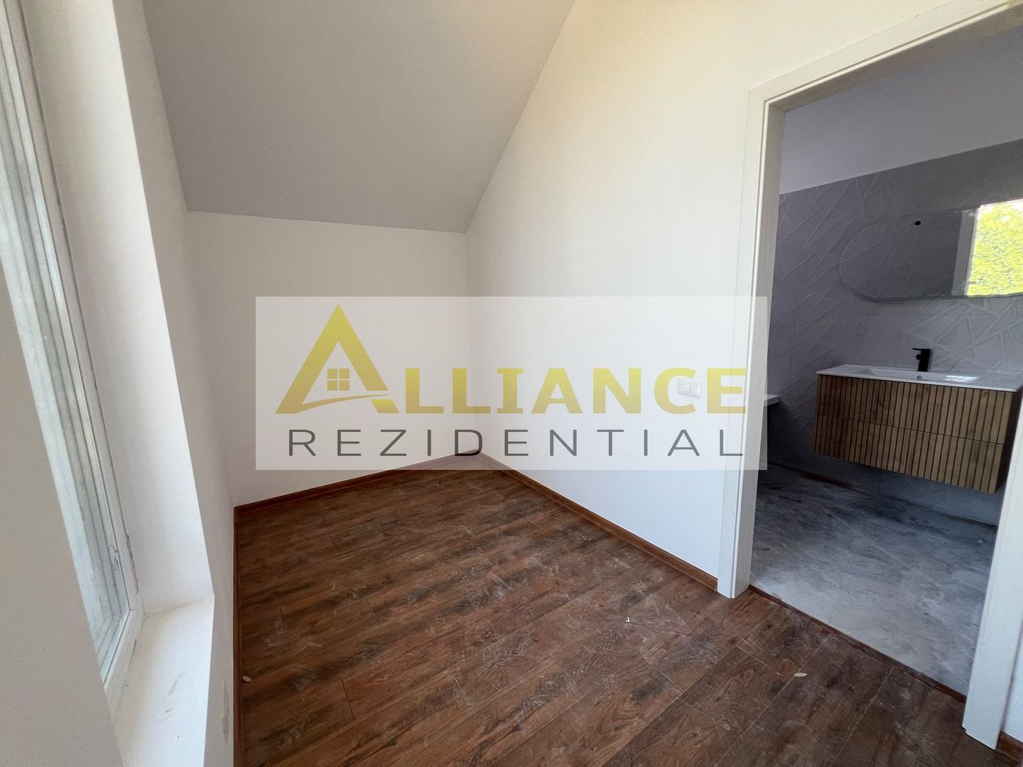 Casa Individuala - 4 camere - 400 M de STV - Poză 18