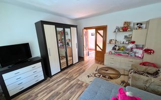 Casa de vanzare pretabila 2 familii, garaj, livada, comuna Pianu - Poză 26