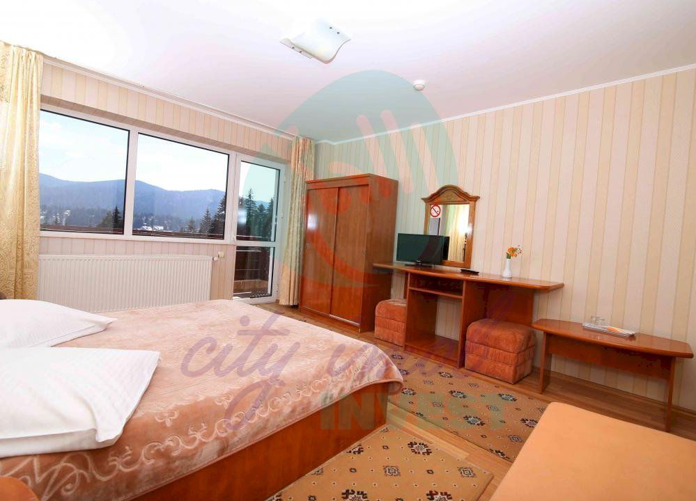 Vila cu 24 de camere cu priveliste superba ideal investitie in PREDEAL - Poză 7