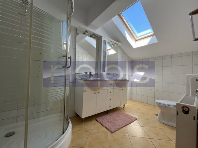 Vila spatioasa 6 dormitoare | gradina | Garaj - Poză 34