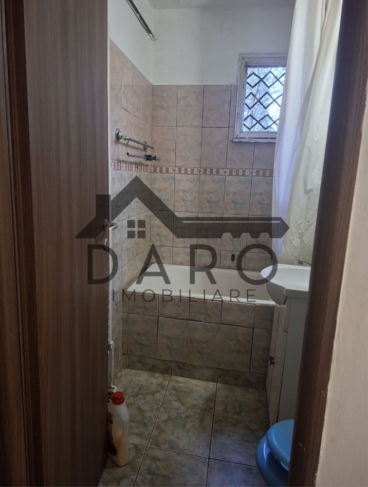Vând apartament cu 3 camere zona Dâmbu Pietros aproape de bulevard . - Poză 4