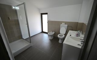 Casă / Vilă cu 4 camere de închiriat în zona Aradului - Poză 12