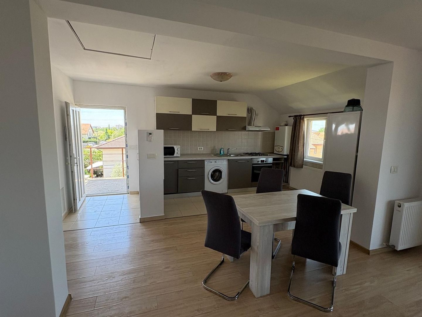 Dumbravita | 3 Camere | Curte Comuna. - Poză 4