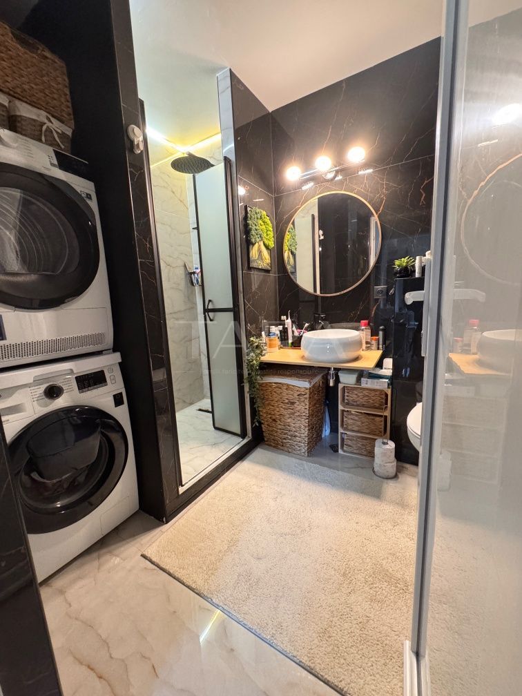 Apartament decomandat, renovat complet, mobilat, parcare inclusă. - Poză 6
