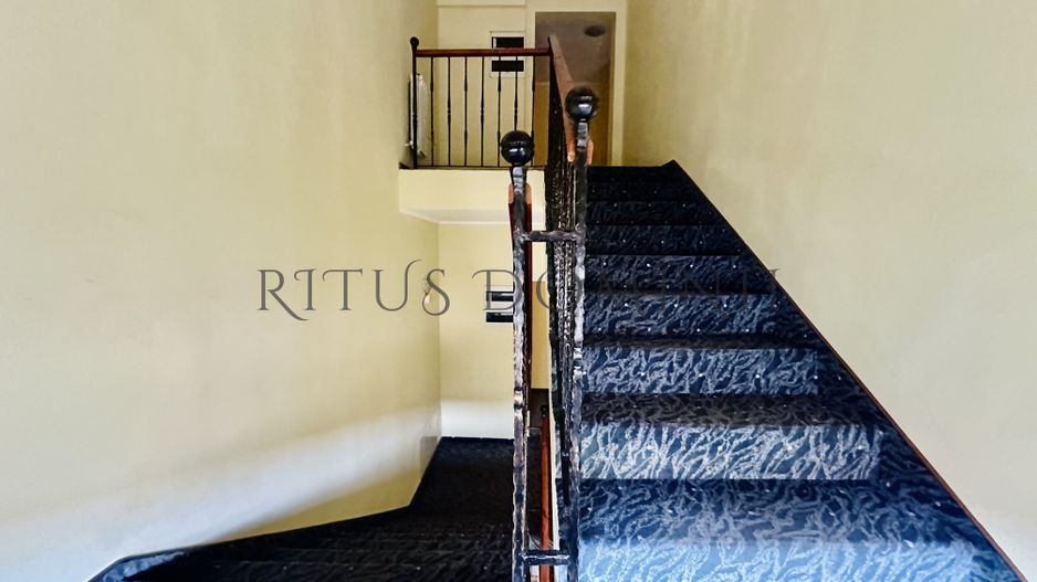 Casa de Închiriat Ultracentrala, 12 Camere, 10 Bai, 6 Parcari - Poză 12