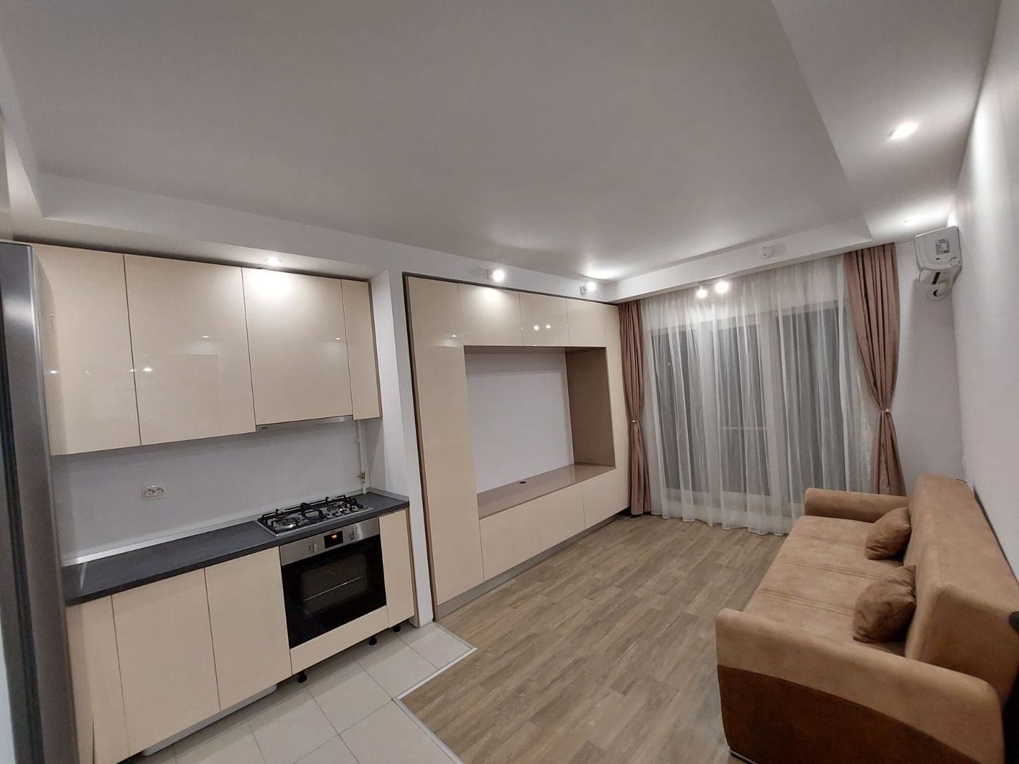 2 camere parter| Cosmopolis | grădină privată | acces piscina |parcare - Poză 2