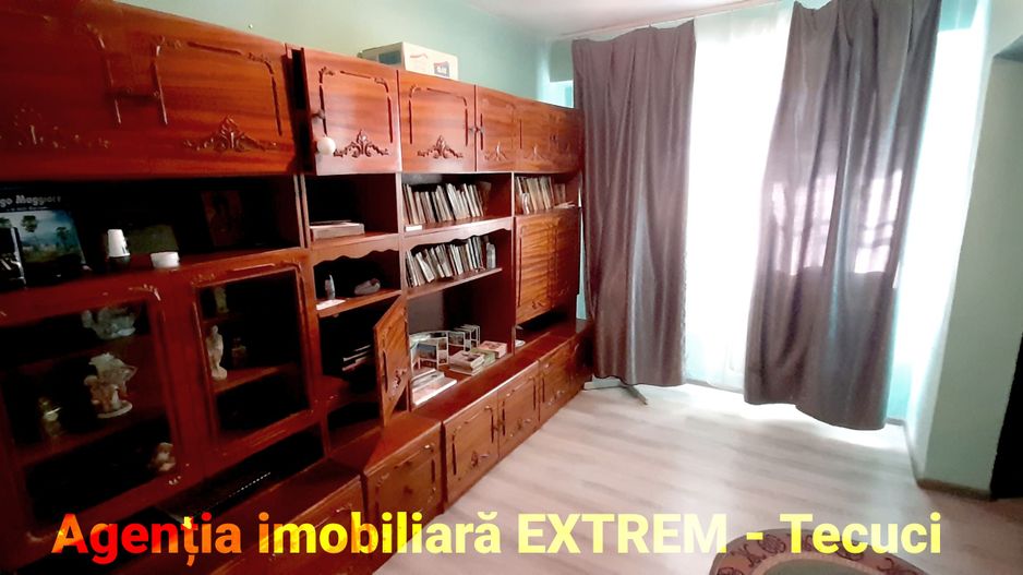 Apartament cu 2 camere, etaj 1, în zona industrială Tecuci - Poză 2