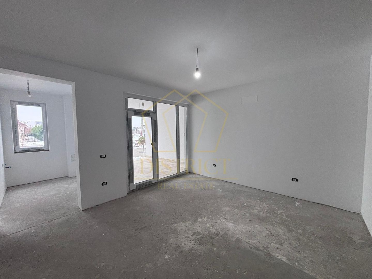 Apartamente noi cu 3 camere, curte 60-70mp | Dumbravita | CORA - Poză 8