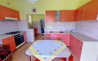 Liniste si aer curat - casa in zona pitoreasca Voiniceni, Mures - Poză 4