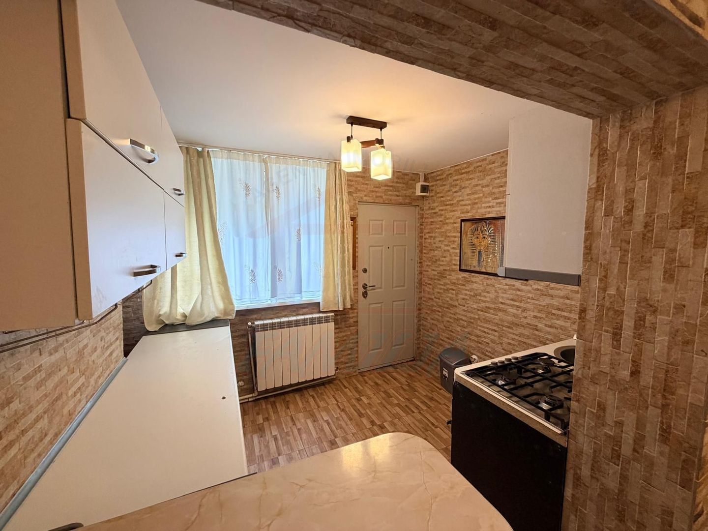 APARTAMENT CU 3 CAMERE DE ÎNCHIRIAT | I.C. FRIMU | PARTER CU GRĂDINĂ - Poză 2